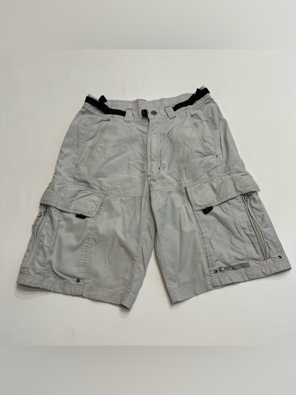Vintage Y2K Oakley Software Cargo Shorts Men’s Medium Gray Zippered Pockets